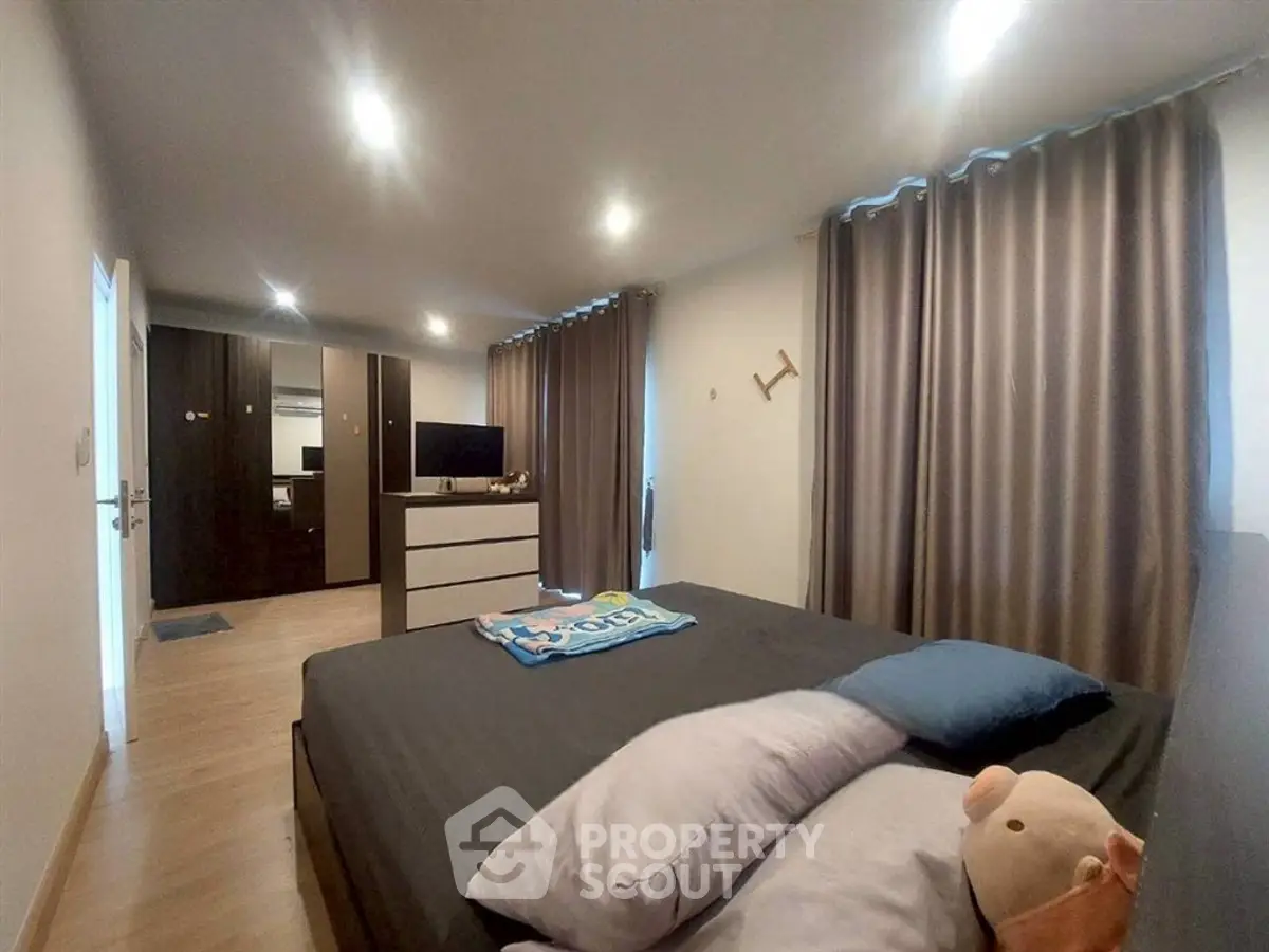5b5ea86f40dbea55848ce1c7f1a37cce-Photoroom.png