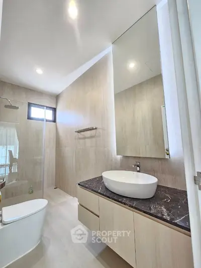 Modern bathroom with sleek design and elegant fixtures