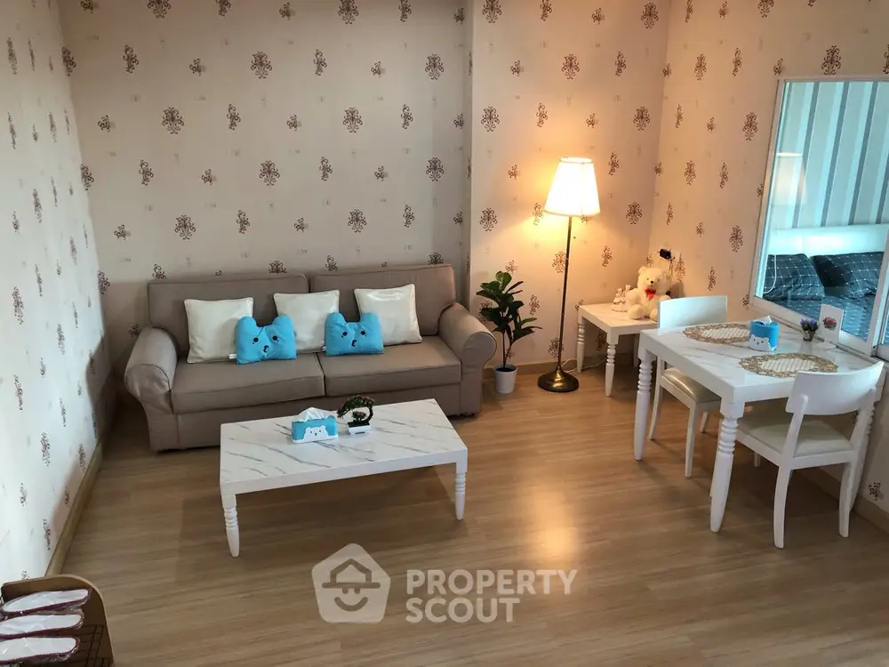  1 Bedroom Condo at Life Sathorn 10-7