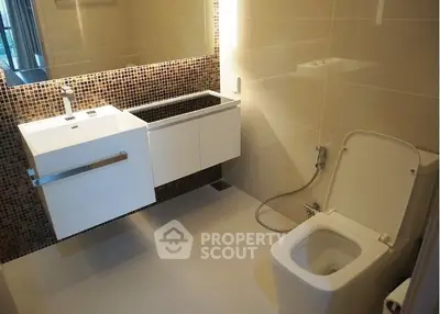  2 Bedrooms Condo at 333 Riverside-2