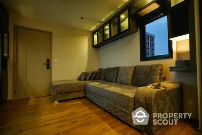 Fully Furnished 1 Bedroom Condo at 4-1