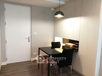  1 Bedroom Condo at The Room Sukhumvit 21-5