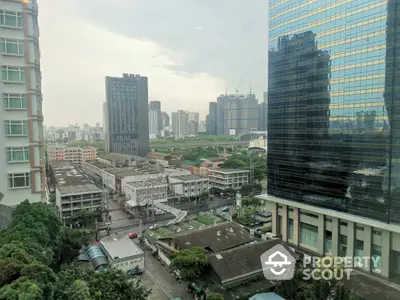  2 Bedrooms Condo at Circle Condominium-4