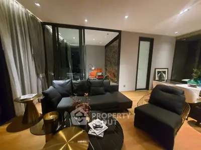 Luxurious modern living room with elegant decor and cozy seating area, perfect for relaxation and entertainment.