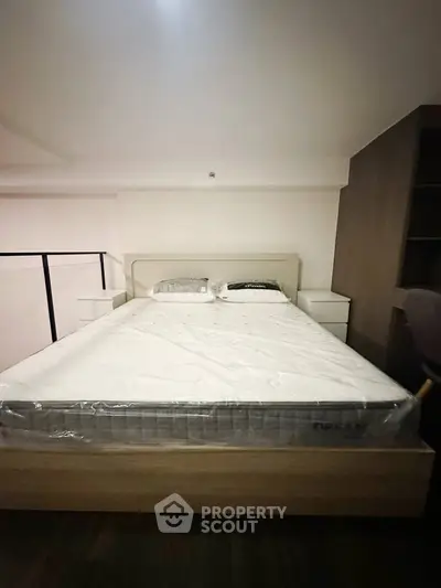 Modern bedroom with stylish bed and cozy ambiance