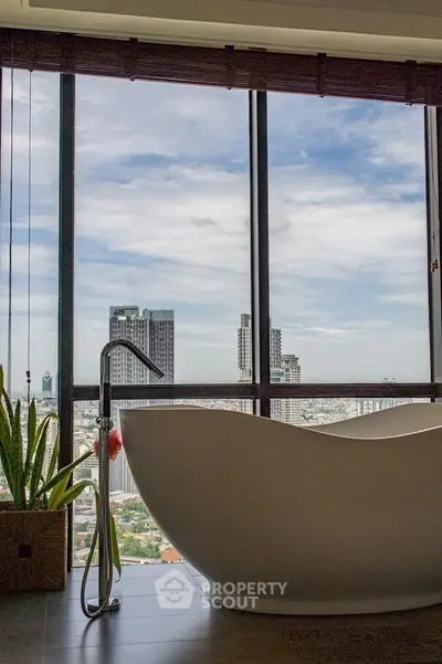  3 Bedrooms Condo -3