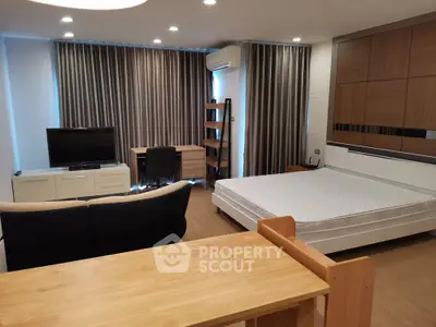  1 Bedroom Condo at Sathorn Gardens-3