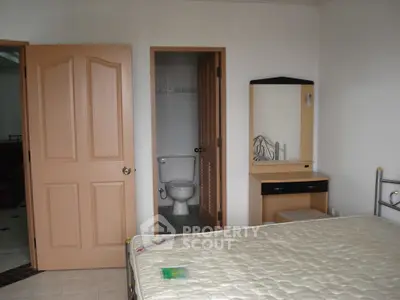  2 Bedrooms Condo -2