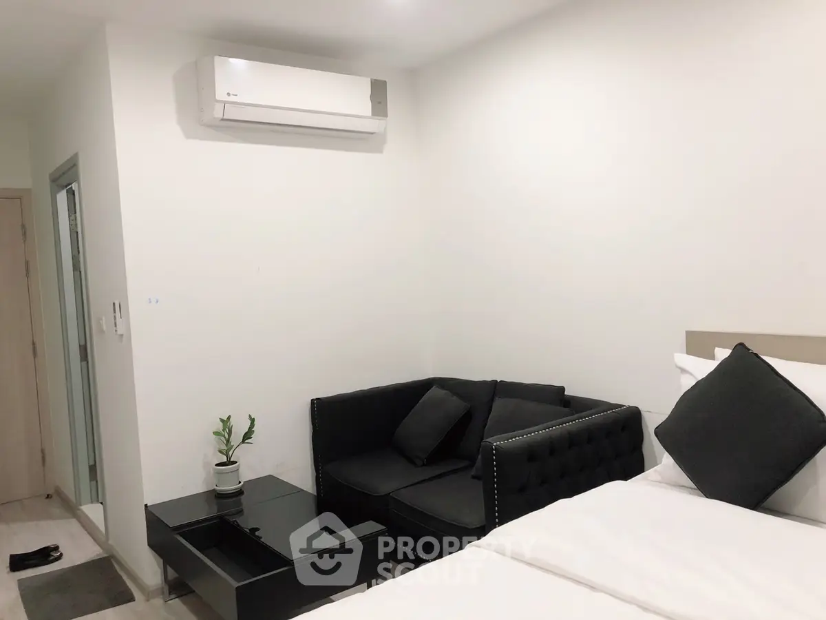  1 Bedroom Condo at Ideo Mobi Wong Sawang Interchange-1