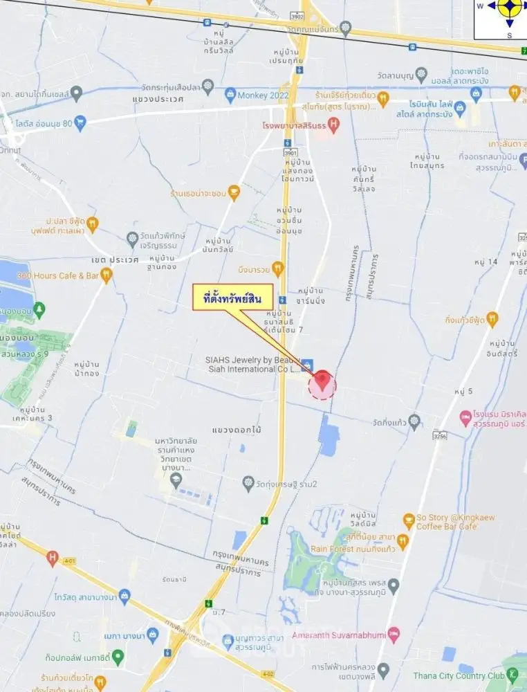 Map highlighting real estate location in a bustling urban area with nearby amenities.