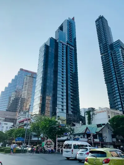Stunning high-rise building in bustling cityscape with modern architecture.