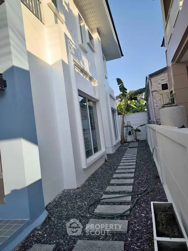 image_rental-28502362