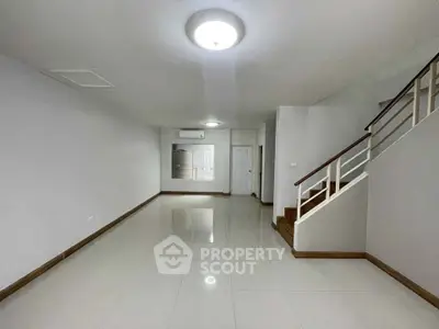 image_rental-26812717