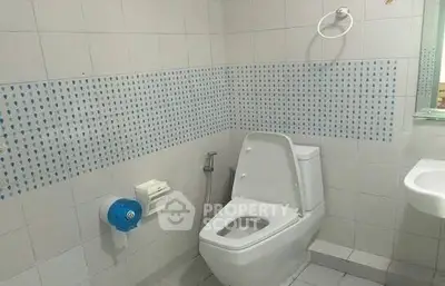  2 Bedrooms Condo -4