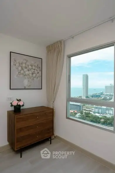 Stylish corner unit with stunning city view and elegant decor