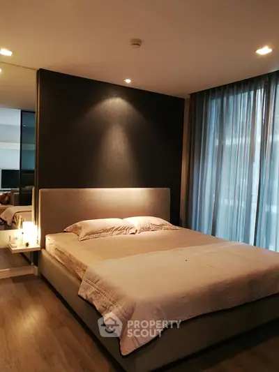  1 Bedroom Condo at The Room Sukhumvit 21-4