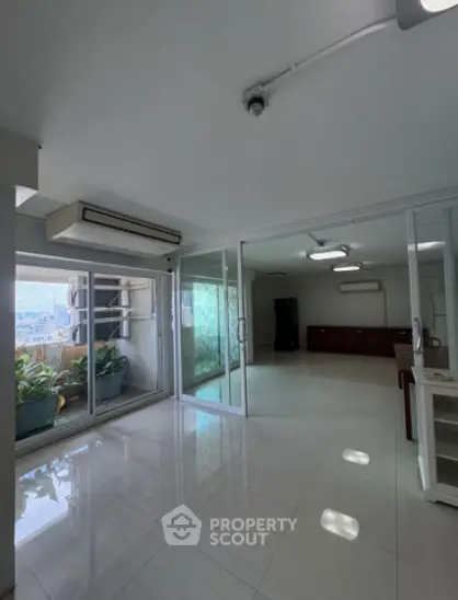 image_rental-25510953