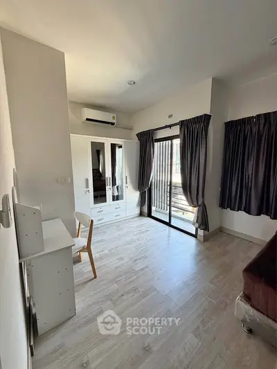 image_rental-30296011