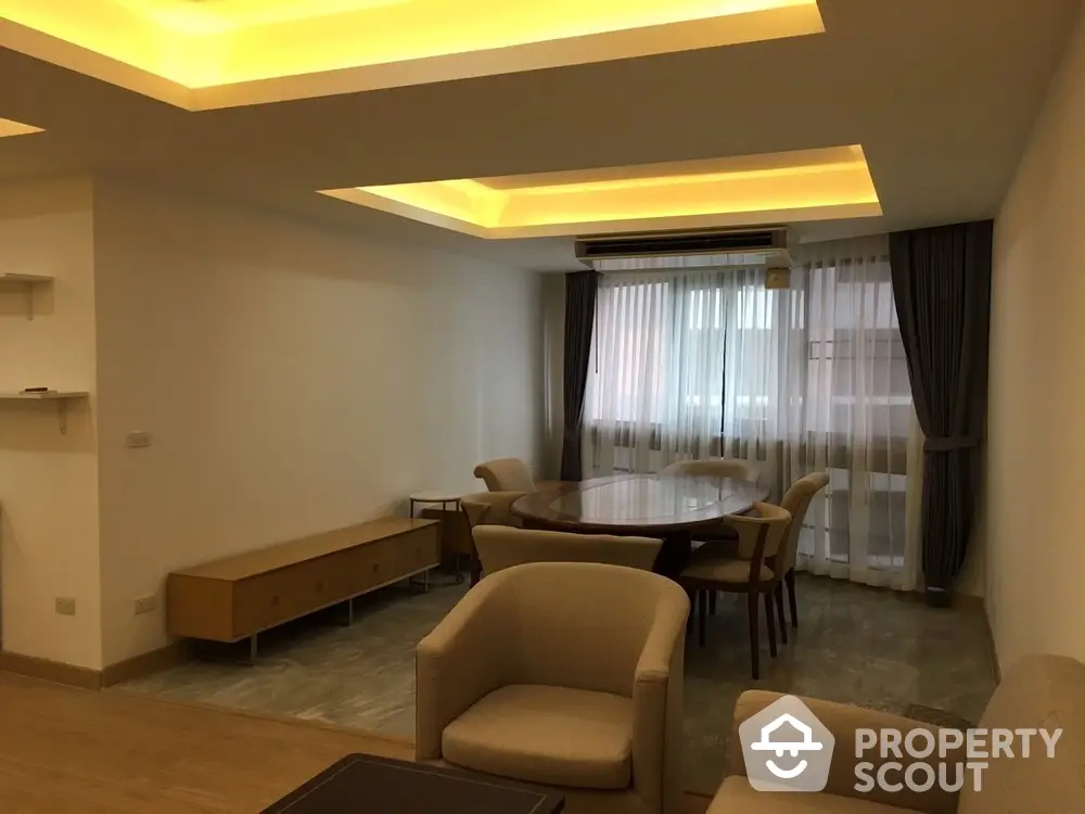  3 Bedrooms Condo at Sukhumvit 24 Home-5