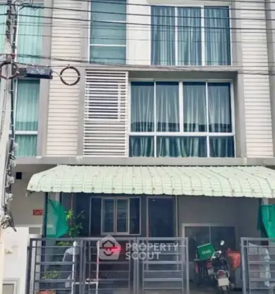 image_rental-31426373