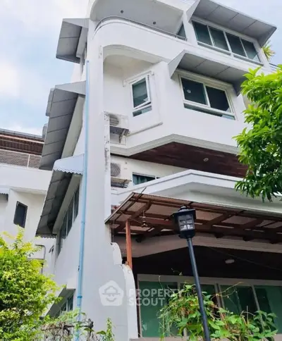 Screenshot 2568-08-26 at 17.17.24.jpg