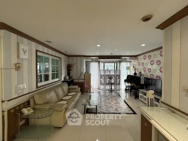 image_rental-27540607