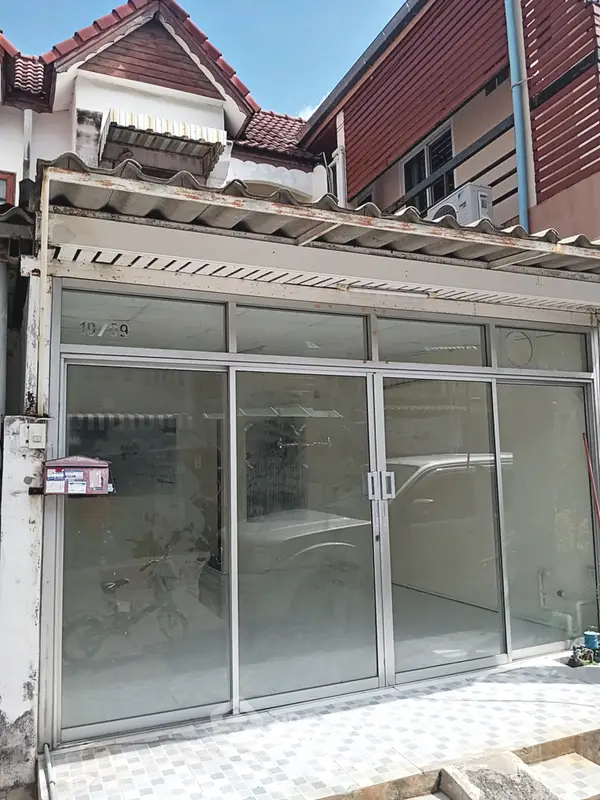 image_rental-17705313