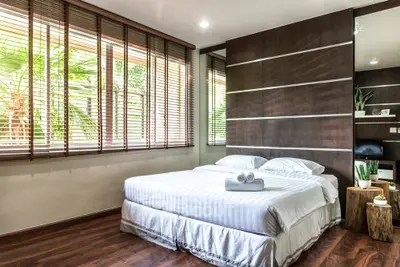  2 Bedrooms Condo -4