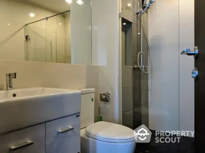  1 Bedroom Condo at Rhythm Sathorn Narathiwas Bathroom