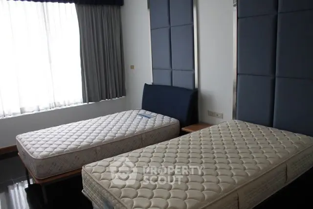  2 Bedrooms Condo -1