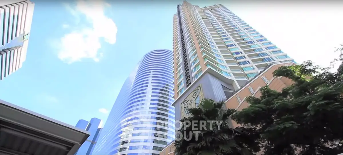 Stunning high-rise building with modern architecture and city skyline view.