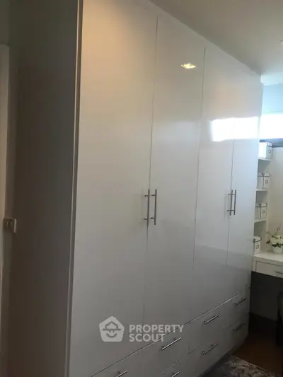  1 Bedroom Condo at Downtown 49 Sukhumvit-5