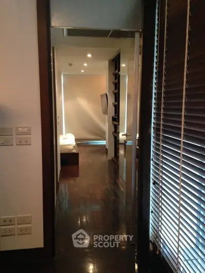  2 Bedrooms Condo at Urbana Sukhumvit 15-2
