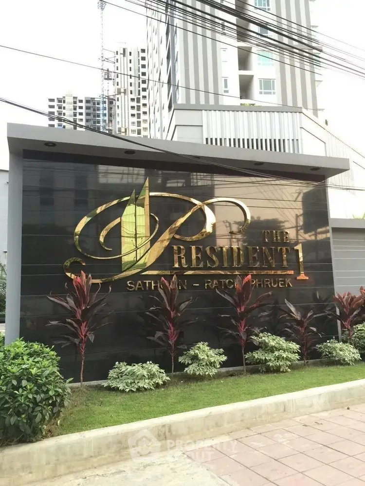  1 Bedroom Condo at The President Sathorn Ratchapruek 2-1