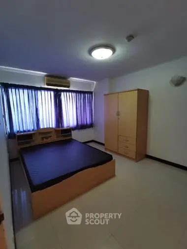 Fully Furnished 2 Bedrooms Condo -11