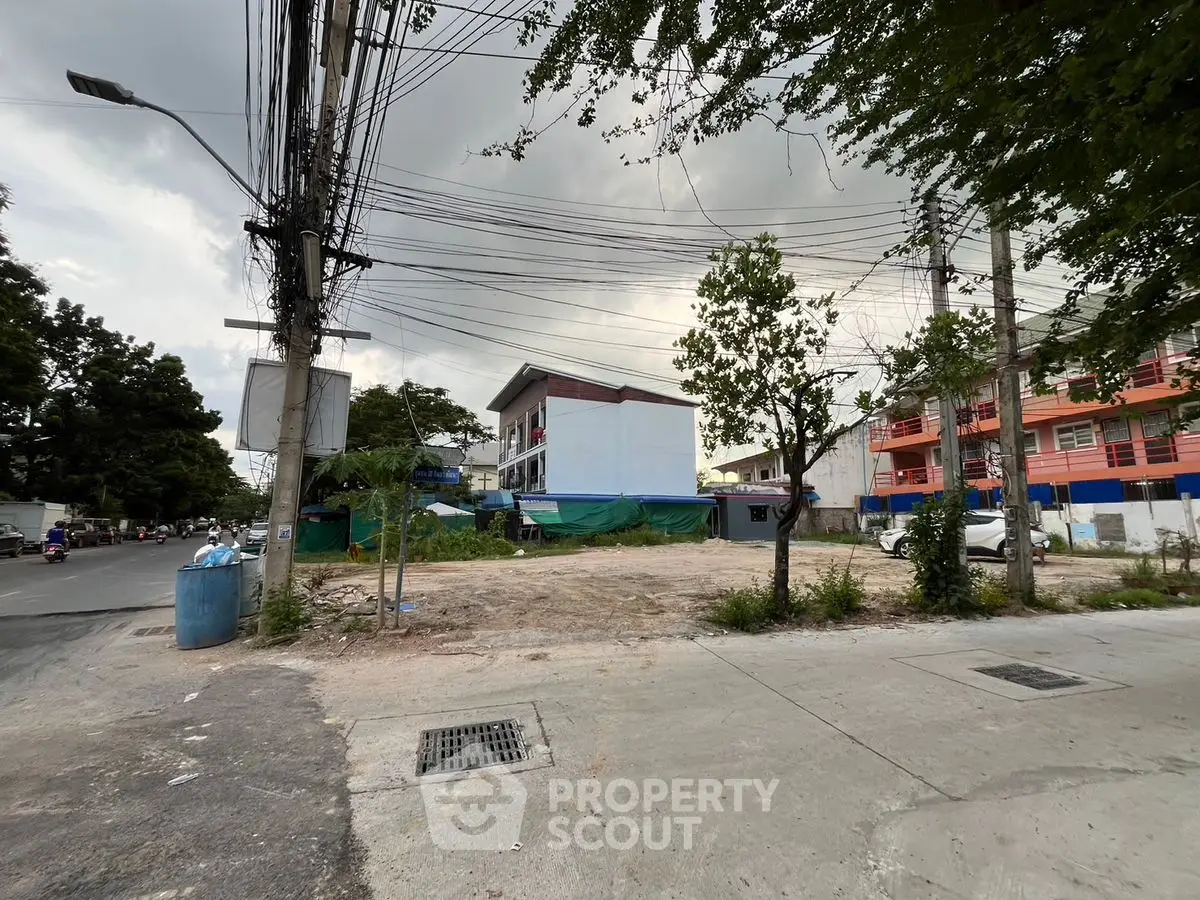 Vacant land plot in urban area with potential for development
