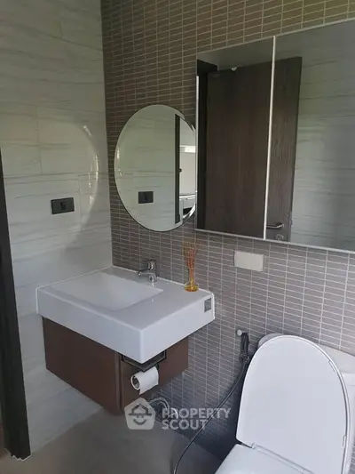  1 Bedroom Condo at The Teak Sukhumvit 39-2
