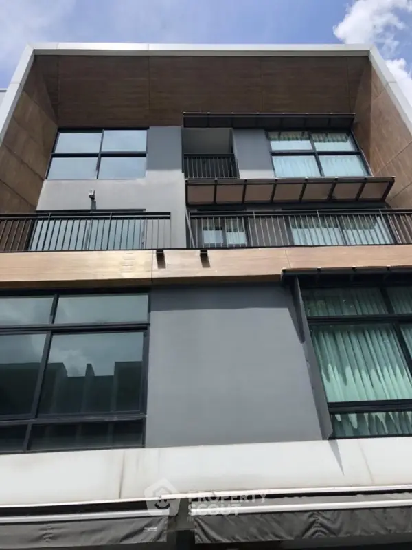 image_rental-7442373