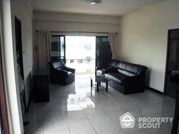  2 Bedrooms Apartment at Lin Court-1