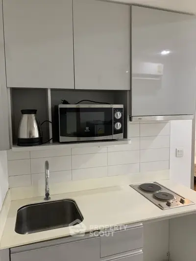  1 Bedroom Condo at Ideo Mobi Phayathai-3