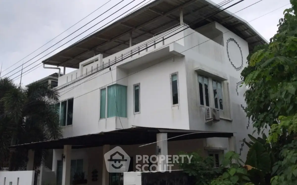 Screenshot 2568-03-05 at 14.48.35.jpg