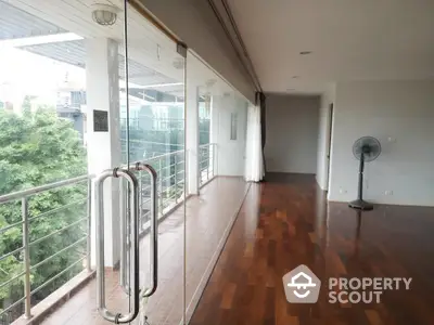  2 Bedrooms Condo -4