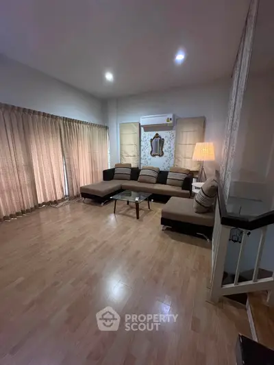image_rental-34319824