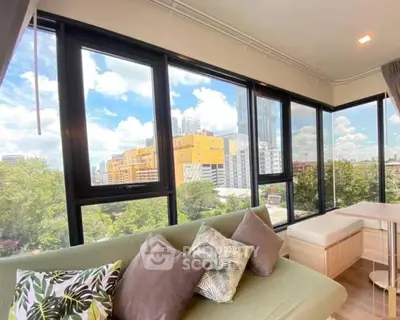 Bright corner unit with panoramic city views and modern furnishings