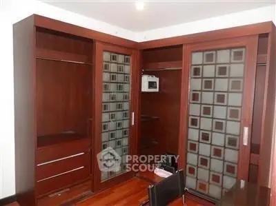  2 Bedrooms Condo at Avenue 61 Condominium-5