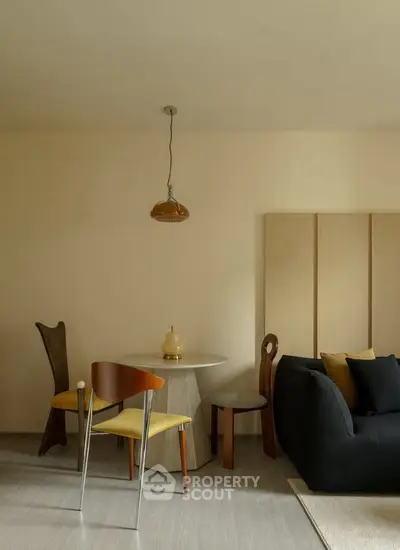 Stylish modern living room with chic furniture and elegant lighting, perfect for urban living.