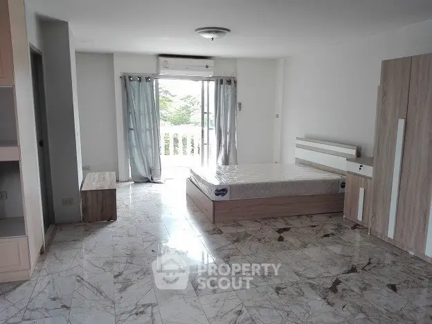  1 Bedroom Condo -1