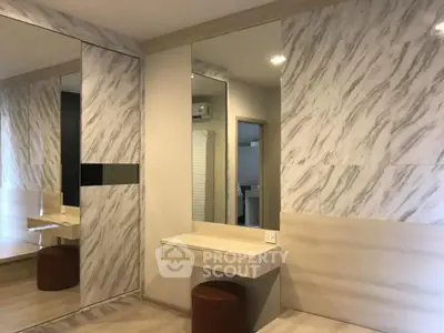 Fully Furnished 1 Bedroom Condo at Life Sukhumvit 48-6
