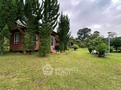 Charming countryside home with lush garden and scenic views, perfect for nature lovers seeking tranquility.