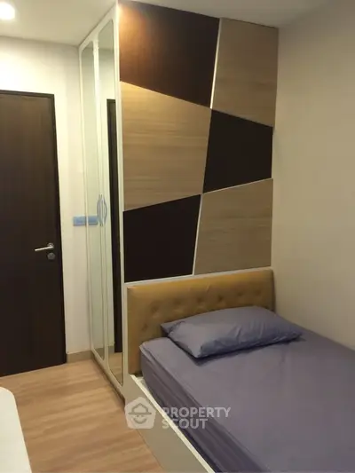  2 Bedrooms Condo at Sky Walk Phra Khanong-2